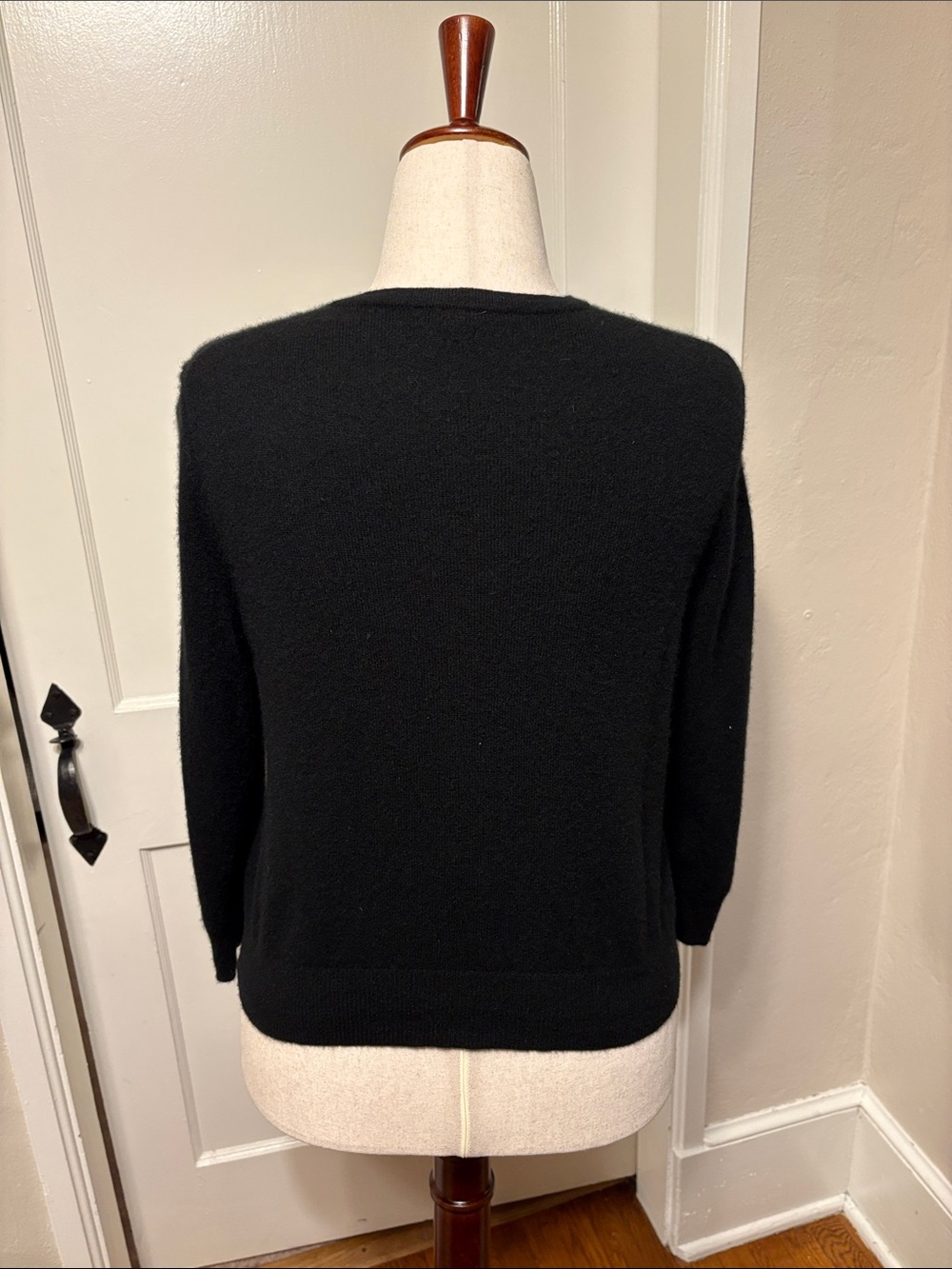 Ann Taylor 100% Cashmere Black Women’s Button-Up Sweater Cardigan - Picture 4 of 7